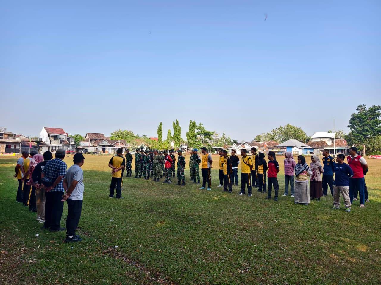 Sambut HUT ke-81 RI, Sinergi Lintas Unsur Kecamatan Godong Gelar "Resik-Resik Desa Lan Kutha" di Lapangan Bugel